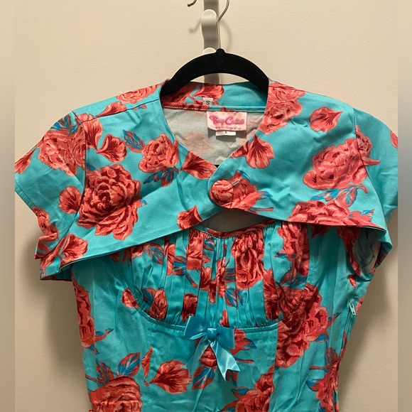 Pinup Couture dress blue with red flowers comes with bolero - Picture 7 of 7